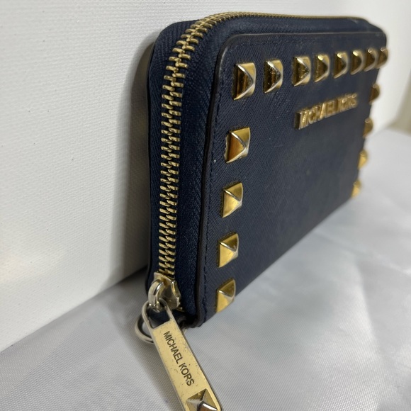 Michael Kors Selma Wallet - Picture 7 of 7